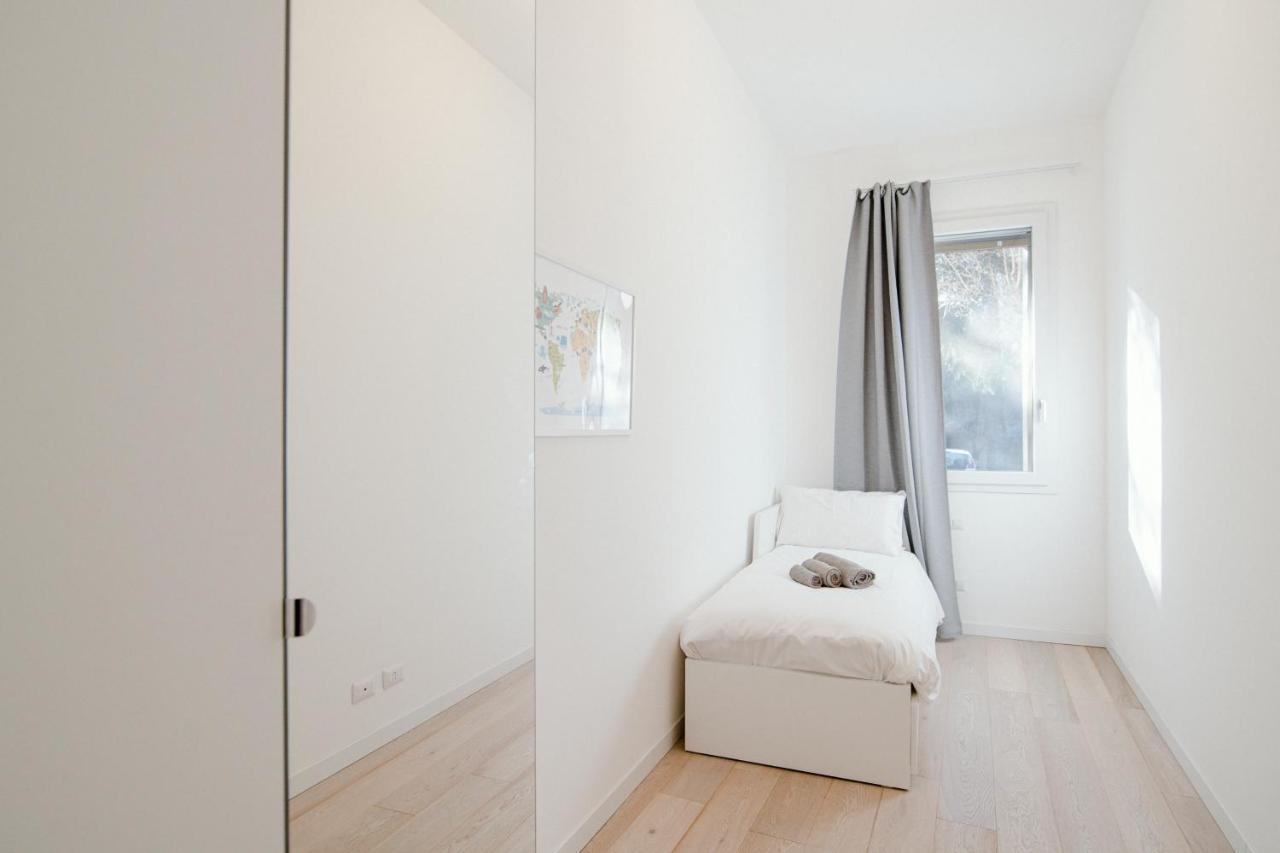 Apartment Borgovico Garden - The House Of Travelers