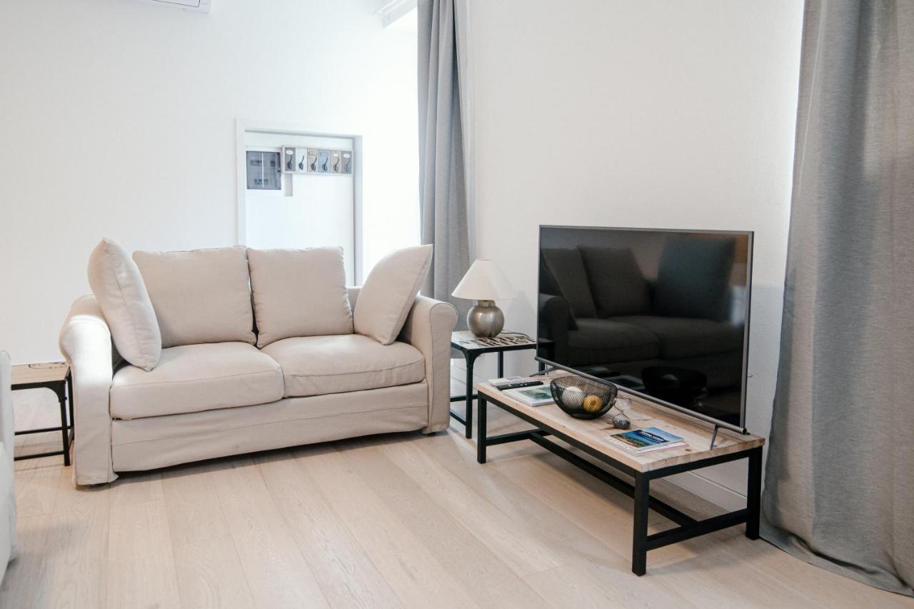 Apartment Borgovico Garden - The House Of Travelers